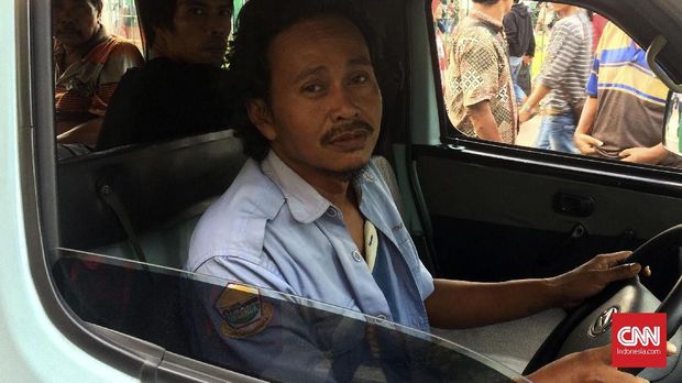 Cerita Sopir Angkot Tanah Abang Morat-Marit Kejar Setoran
