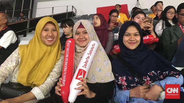 Fans Liliyana Natsir berharap Indonesia bisa menemukan pengganti idolanya itu.