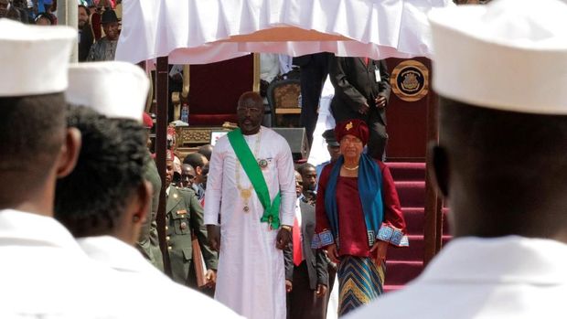 George Weah didampingin Presiden ke-24