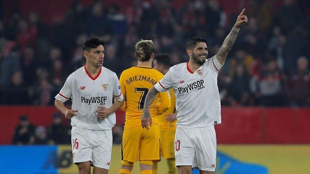Ever Banega sukses mengeksekusi penalti ke gawang Atletico Madrid. (
