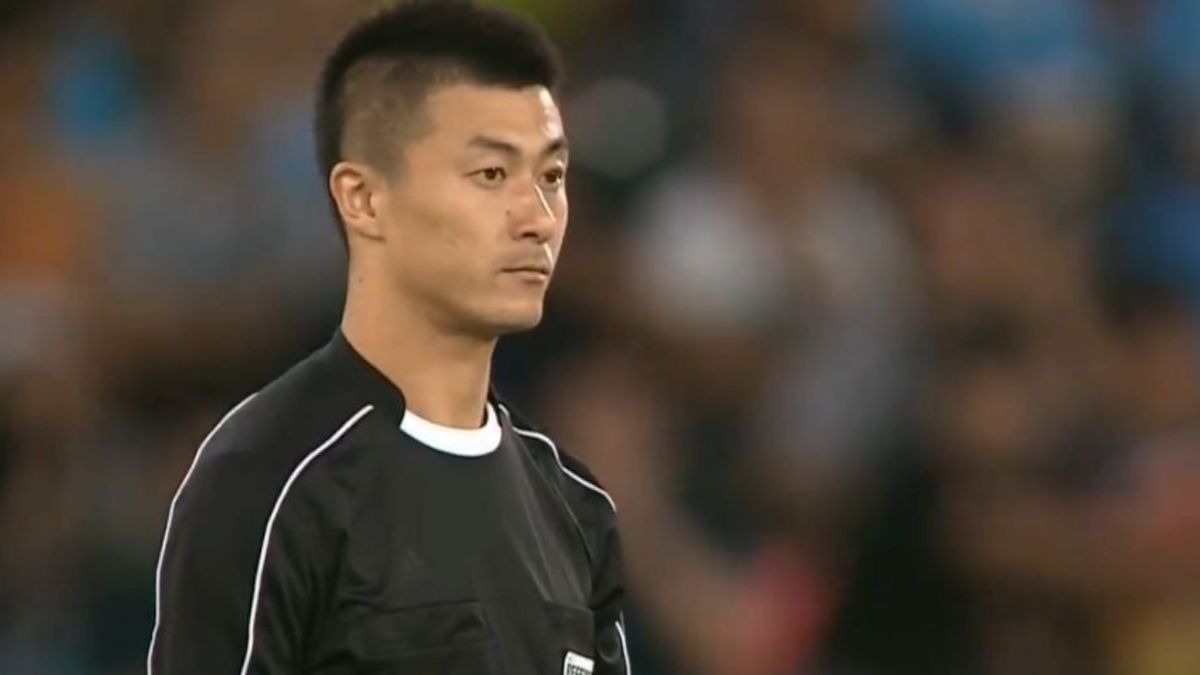 Kocak Beredar Meme Meme Lucu Wasit Fu Ming Di Piala AFF 2016 Kocak Beredar Meme Meme Lucu Wasit Fu Ming Di Piala AFF 2016