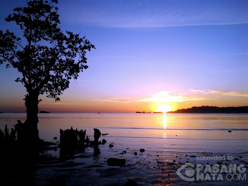  Pantai Nirwana Padang Miliki Sunset yang Memukau 