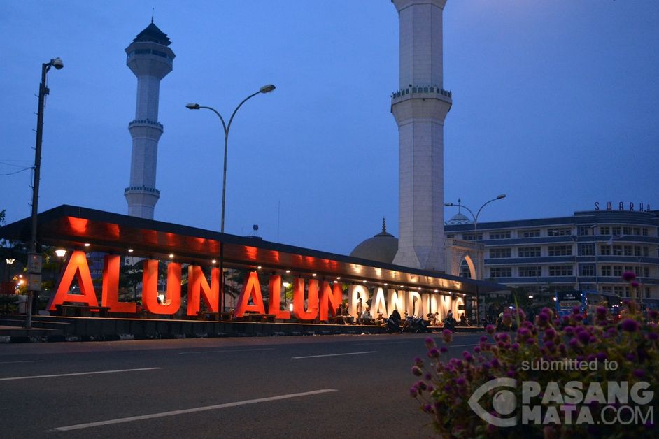 Inilah tempat-tempat yang di jadikan lokasi malam  mingguan di bandung