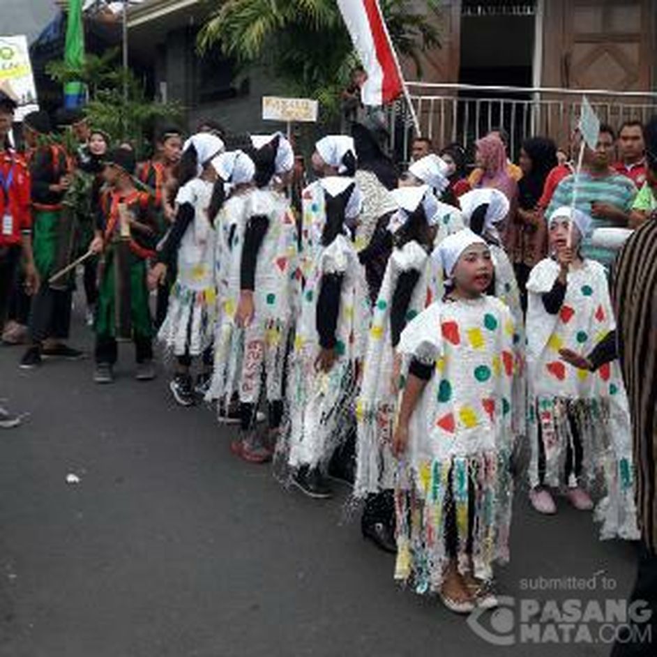 Warna-warni Karnaval Anak di Kuningan Barat Ramaikan HUT 
