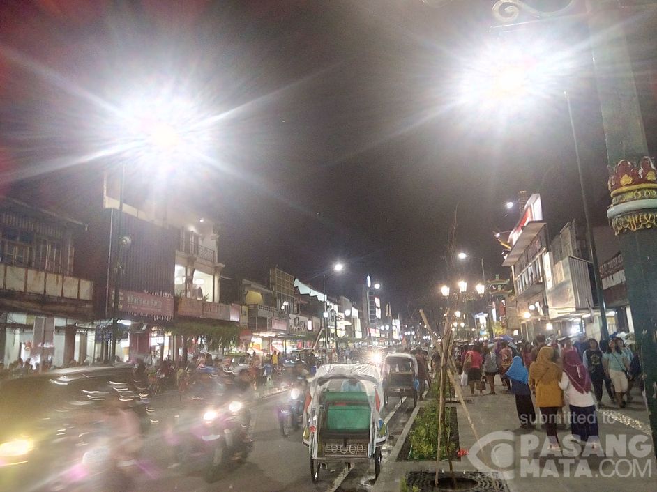  Suasana Ramainya Malioboro di Malam Hari Wisata 