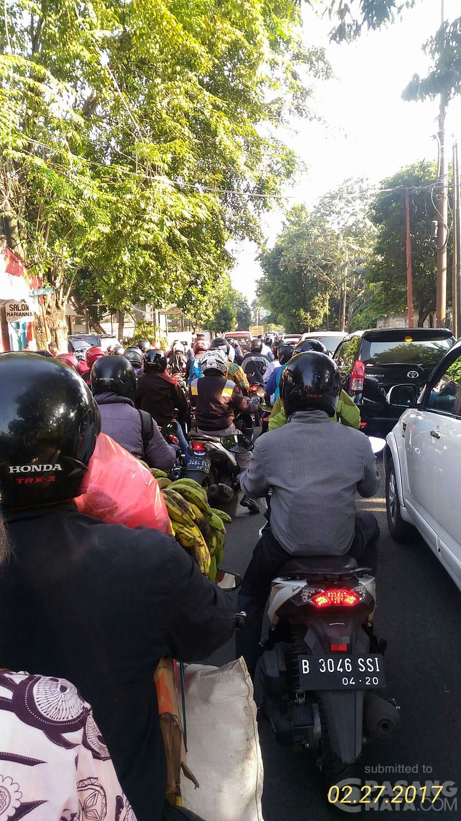 Kendaraan Pribadi Mendominasi Kemacetan di Lenteng Agung 