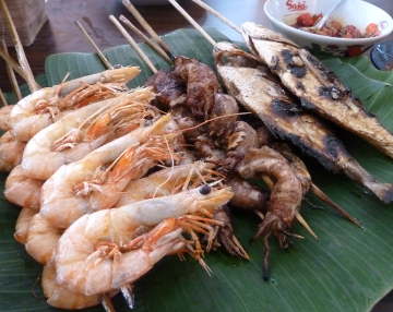 Menebus Rindu Otak-Otak Plus Seafood Bakar Bu Entin