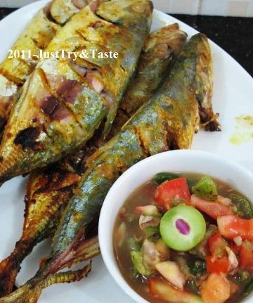 Kembung Bakar dengan Sambal Segar Gandaria Kembung Bakar dengan Sambal Segar Gandaria