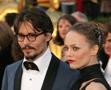 Vanessa Paradis Jauhi Anaknya dari Pacar Baru Johnny Depp Vanessa Paradis Jauhi Anaknya dari Pacar Baru Johnny Depp