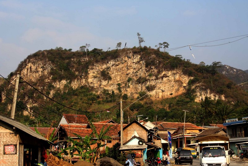 Gunung Karst Paling Dahsyat di Bandung Barat