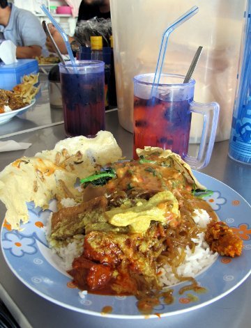 Uenaaak Mantep Nasi Campur Pecel Tambak Bayan