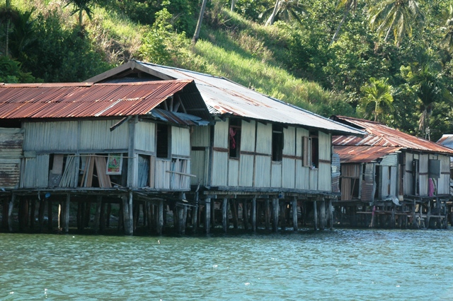 Rumah-rumah Harmonis di Tengah Danau Sentani - 6