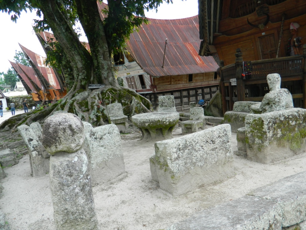 Batu Parsidangan dan Kisah Orang Batak Makan Orang - 5