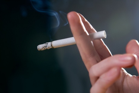 Awas, Menghirup Asap Rokok Tingkatkan Risiko Pikun Awas, Menghirup Asap Rokok Tingkatkan Risiko Pikun