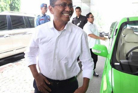 Benny Panbers Hingga Dahlan Iskan: Para Pesohor yang Kepincut Cuci Otak Benny Panbers Hingga Dahlan Iskan: Para Pesohor yang Kepincut Cuci Otak