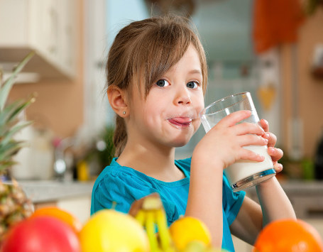 Minum Air Putih Memicu Anak Lebih Suka Sayuran Minum Air Putih Memicu Anak Lebih Suka Sayuran