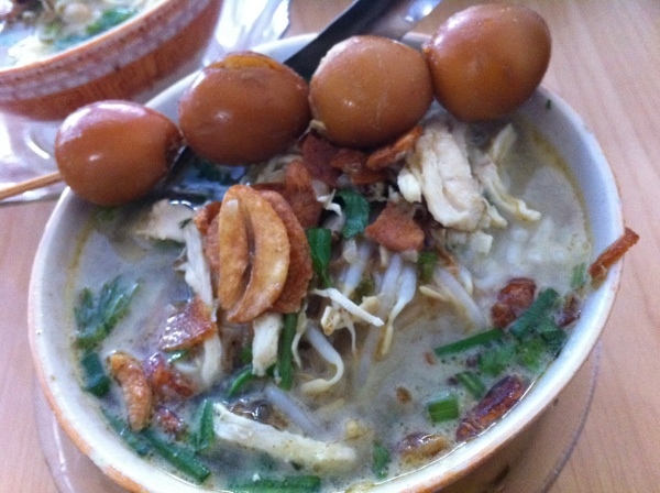 Ayo, Jajan Soto Kudus Racikan Mbak Lin! Ayo, Jajan Soto Kudus Racikan Mbak Lin!