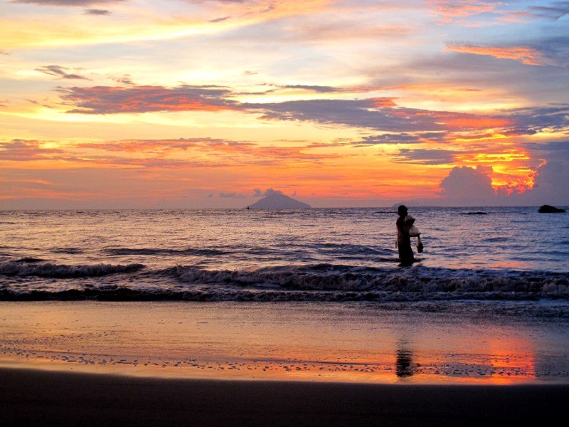 Anyer Juga Punya Pantai Florida Sunsetnya Paling Dahsyat 