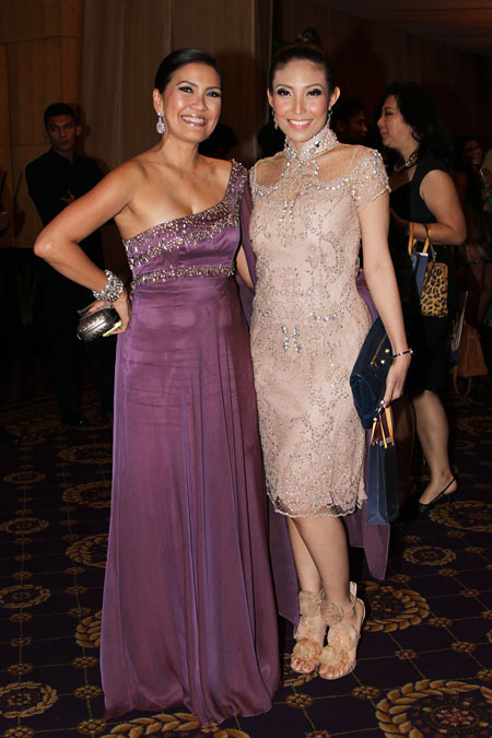 Becky & Ayu Dewi Becky & Ayu Dewi