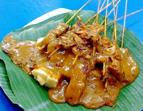 Sate Padang Ajo Manih: Pedas-pedas Empuk Sate Lidah dan 