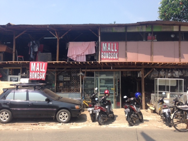 Mall Rongsok, Paling Unik di Indonesia dan Mungkin Dunia