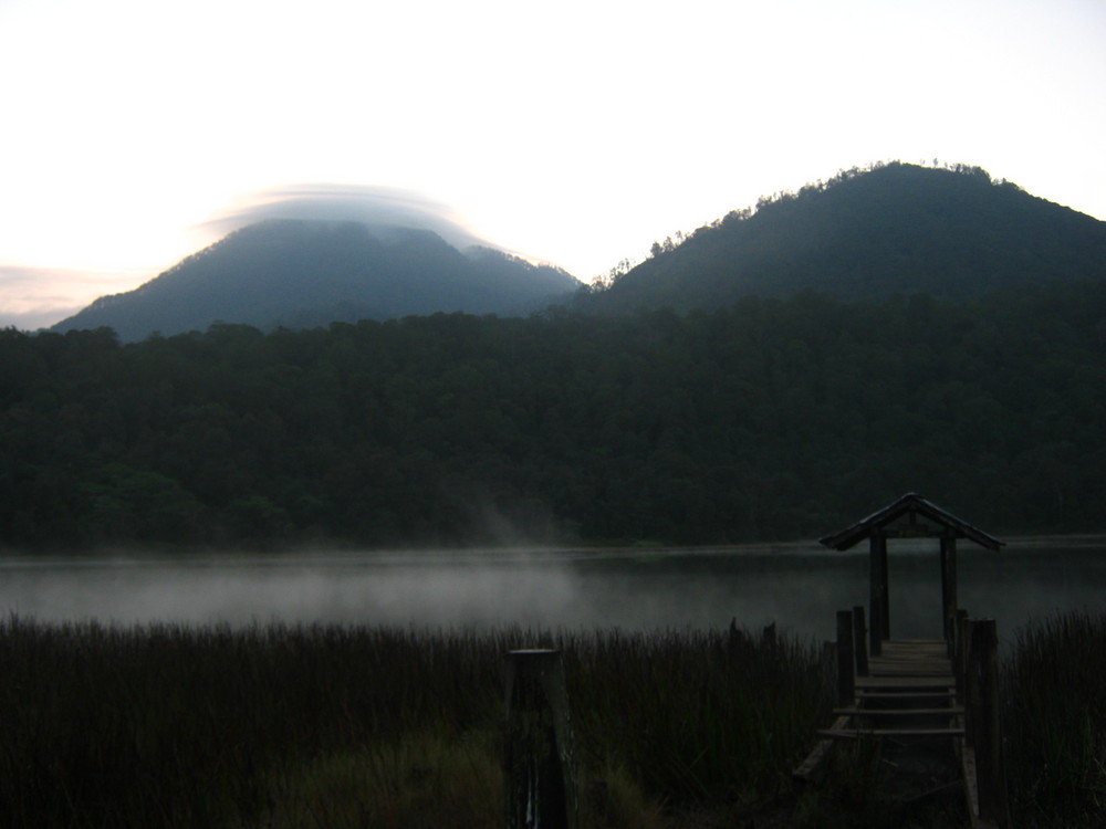 Kisah kisah Mistis Saat  Naik  Gunung 