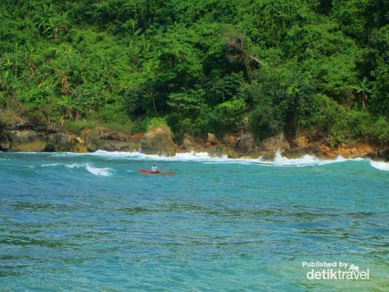 Pantai Pangi, Surga Kecil Milik Blitar - 4