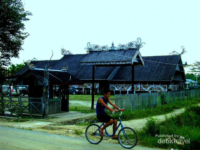 Gambar Rumah Adat Wakatobi. rumah adat sulawesi tenggara 
