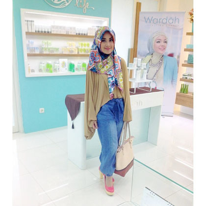style cantik feminin septiani pemenang world muslimah 2012 5 style cantik feminin septiani pemenang world muslimah 2012 5