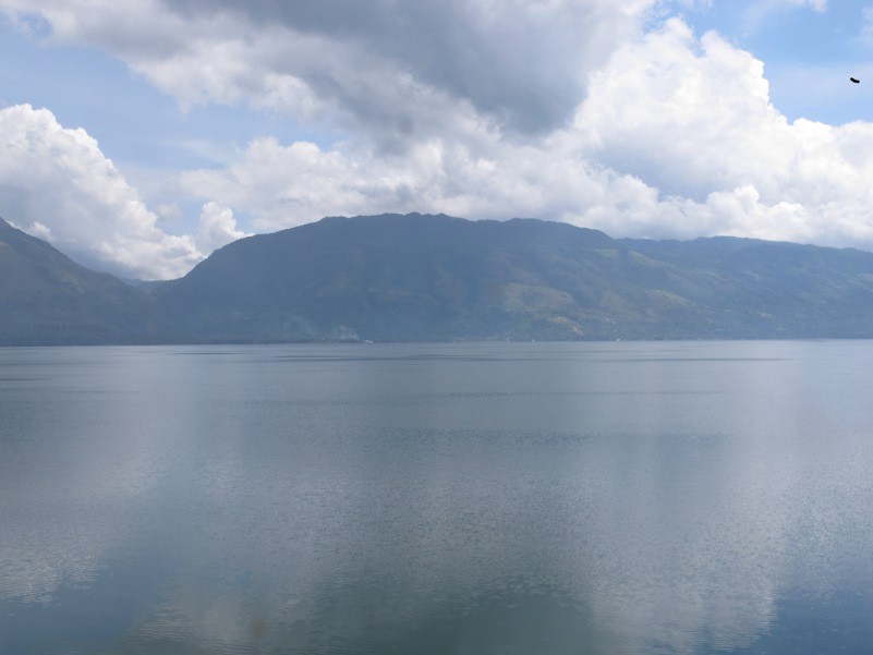 6 Danau di Indonesia yang Luas Bagai Lautan