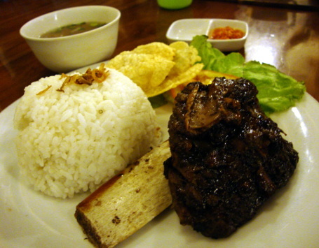 Iga-iga: Makan Siang Enak dengan Iga Bakar dan Sup Bebek 