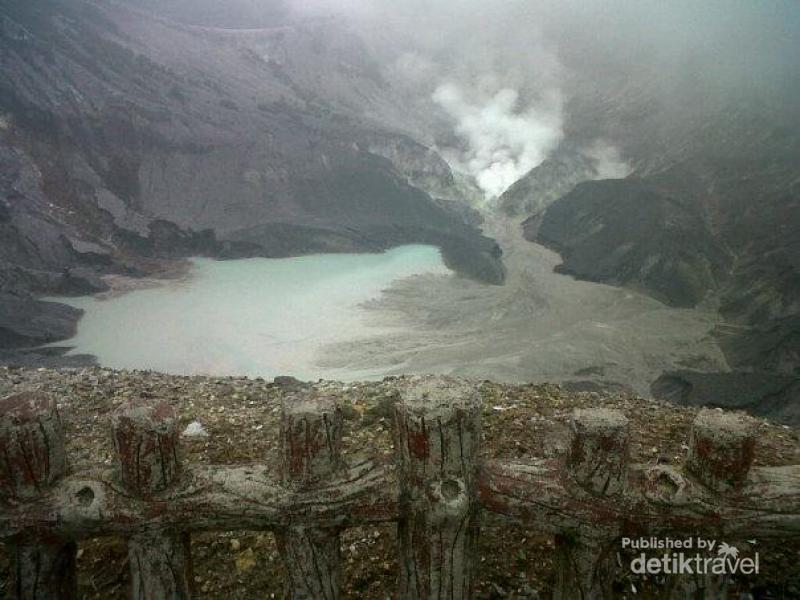 Tangkuban Perahu Dan Kisah Sangkuriang