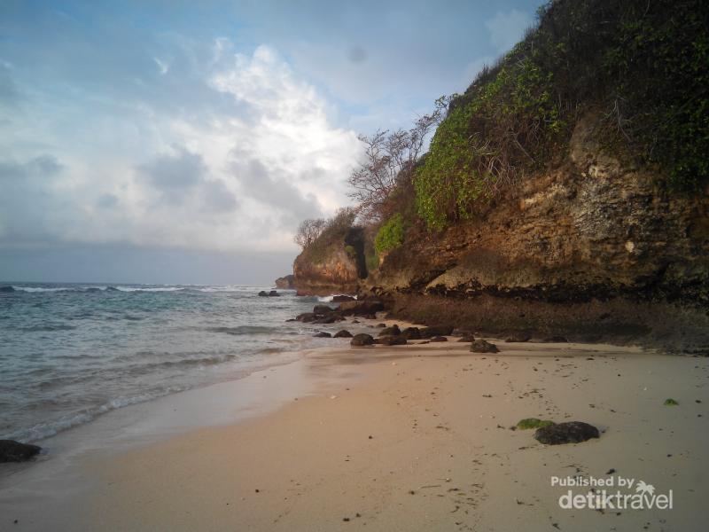 Sst Ada Pantai yang Tersembunyi di Ujung Nusa Dua Bali 