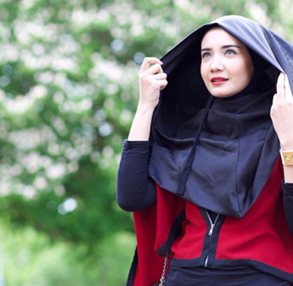 Hijab Style Praktis Tapi Elegan Hoodie  Instan Kini Jadi tren
