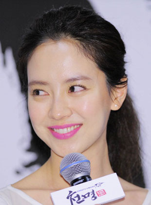 Korean Style: Make-up ala Song Ji-Hyo 'Running Man' untuk 