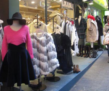 Belanja Pakaian Musim Dingin di Myeong-dong, Sweater Mulai 
