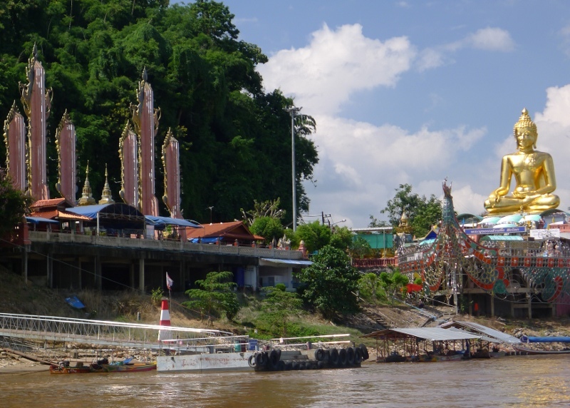 Berdiri di Tempat Ini, Bisa Lihat Thailand, Laos & Myanmar