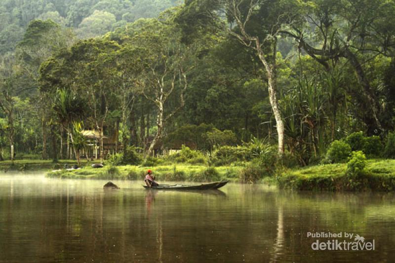 Situ Gunung Sukabumi Indahnya Bak Lukisan 