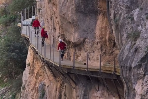 Jalan Maut di Spanyol Dibuka Lagi, Terpeleset Bisa Mati!