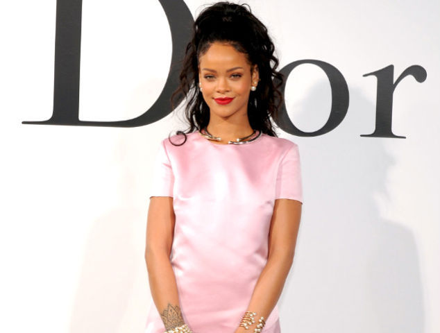 Rihanna Jadi Model Kulit Hitam Pertama Untuk Iklan Dior