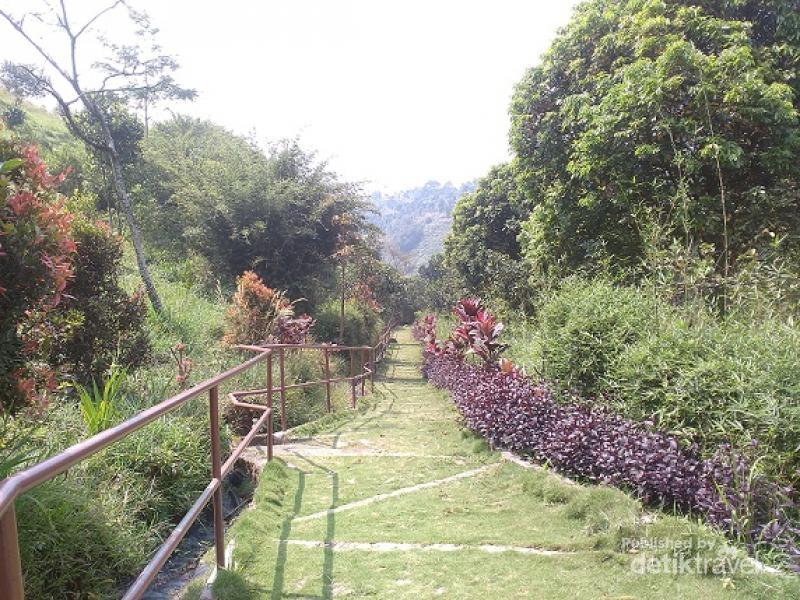 Curug Cibarjan, Taman Surga yang Tersembunyi di Bogor