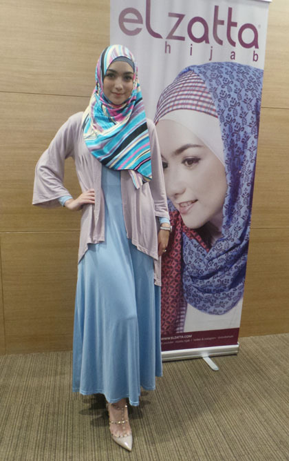 Berhijab, Citra Kirana Meet & Greet dengan Finalis Sunsilk 