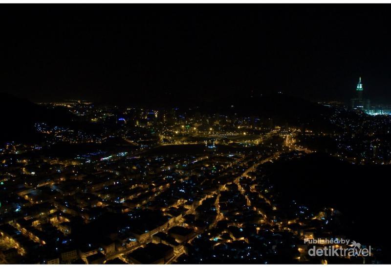 Makkah yang Cantik di Malam Hari dari Ketinggian - 3