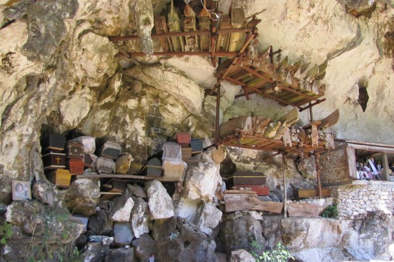 Tana Toraja, Rumah Adat & Gua Tengkorak - 5