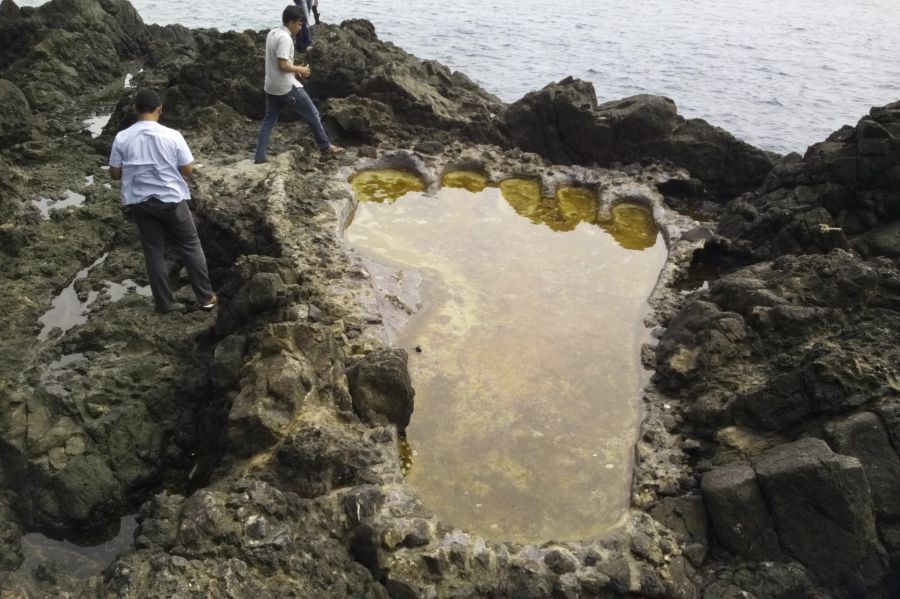 Misteri Tapak Kaki Raksasa di Aceh Selatan