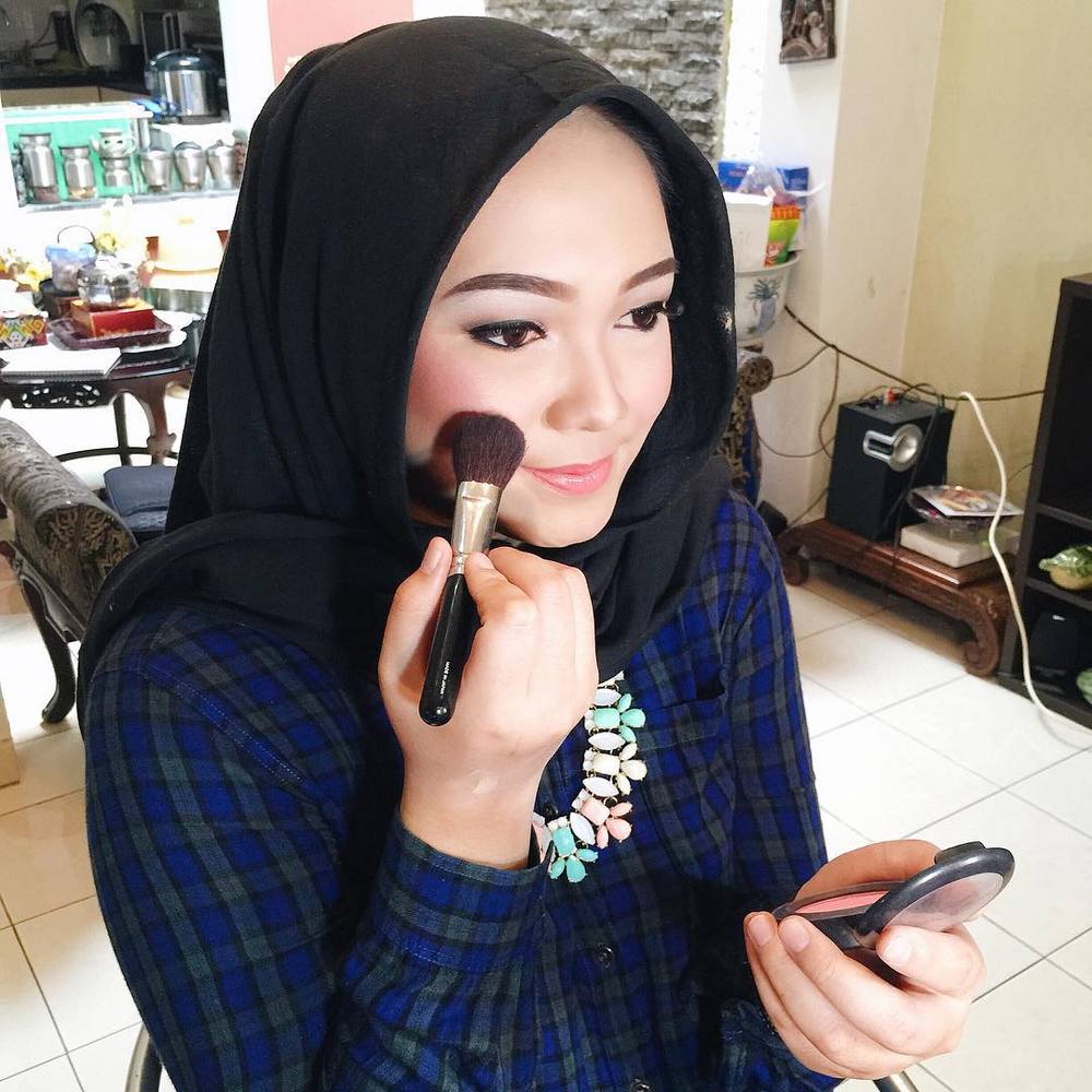 Berapa Biayanya Jika Ingin Belajar Makeup  di Sekolah  Khusus 