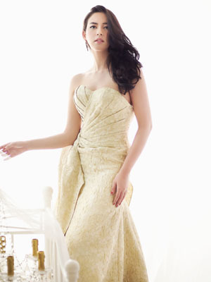 Elvira Devinamira Elvira Devinamira