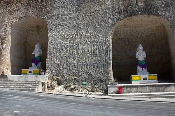 Berjumpa Dengan Tokoh Mahabharata  di Pantai Pandawa  5