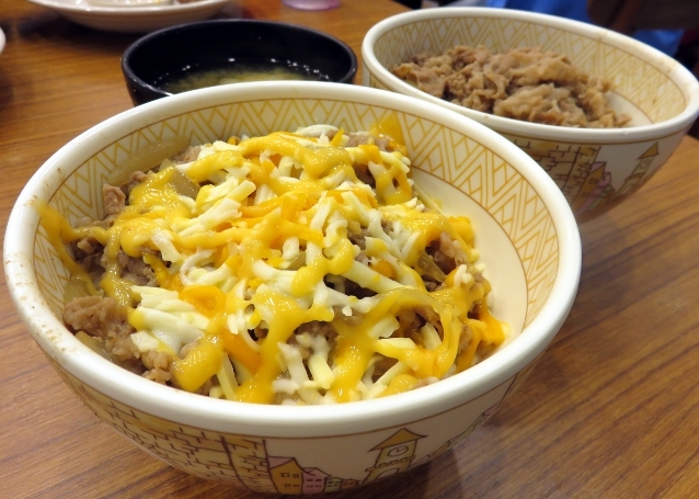 Sukiya: Sedapnya Rice Bowl dengan Topping Irisan Daging dan 3 Jenis Keju Sukiya: Sedapnya Rice Bowl dengan Topping Irisan Daging dan 3 Jenis Keju
