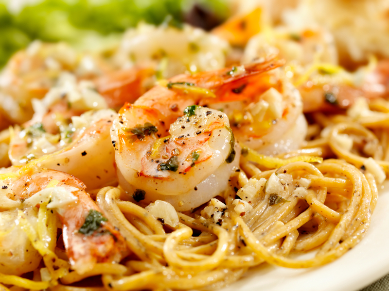 Pasta Berbalut Saus Kuning Telur Asin yang Gurih Al Dente Ada di Sini! Pasta Berbalut Saus Kuning Telur Asin yang Gurih Al Dente Ada di Sini!